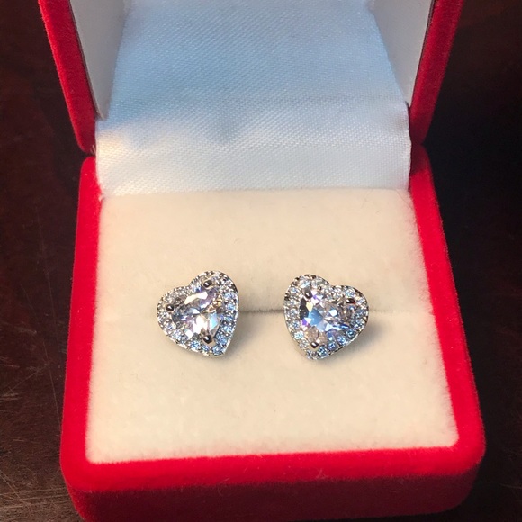 CZ Brilliant Heart Diamond Post Earring - White - Picture 4 of 6